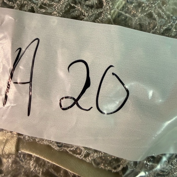 Cachet Cream silver Lace Mini Dress Size 14 - Picture 10 of 10